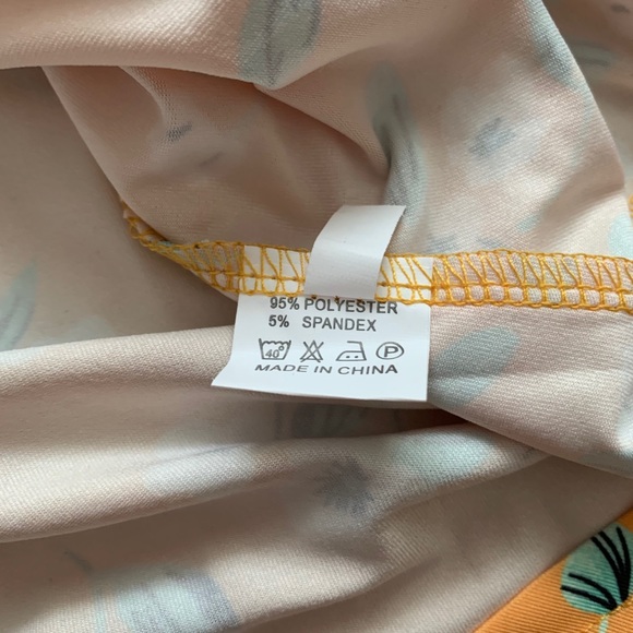 NWOT Mustard floral blouse - Picture 6 of 7